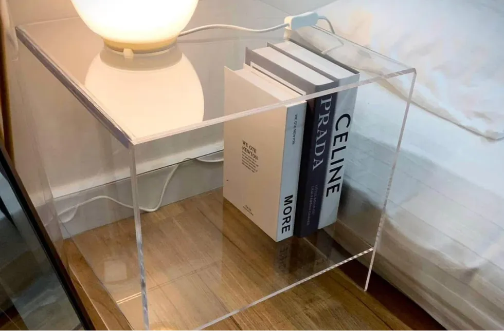 เฟอร์นิเจอร์อะคริลิค